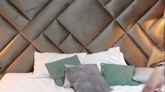 Image 12 of sophia_loreenn Stream on Chaturbate on 1 month ago