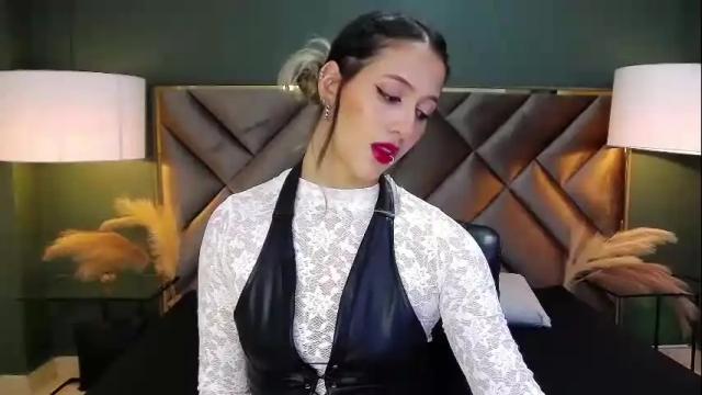Image 7 of sophia_loreenn Stream on Chaturbate on 1 month ago