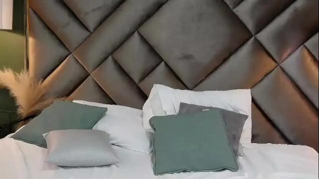 Image 8 of sophia_loreenn Stream on Chaturbate on 21 days ago
