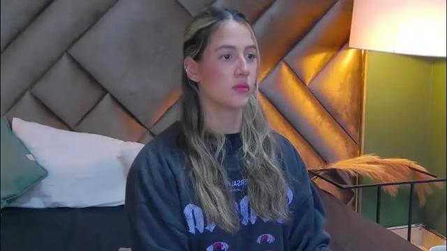 Image 2 of sophia_loreenn Stream on Chaturbate on 2 months ago