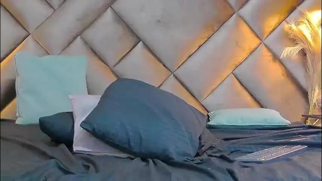 Image 4 of sophia_loreenn Stream on Chaturbate on 1 month ago