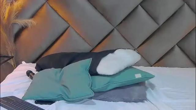 Image 11 of sophia_loreenn Stream on Chaturbate on 26 days ago