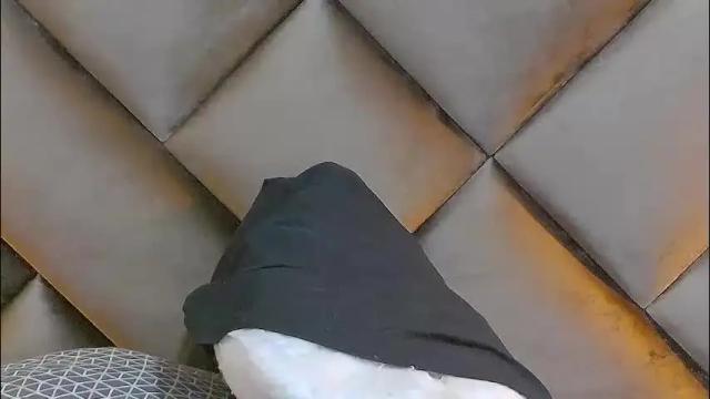 Image 12 of sophia_loreenn Stream on Chaturbate on 21 days ago