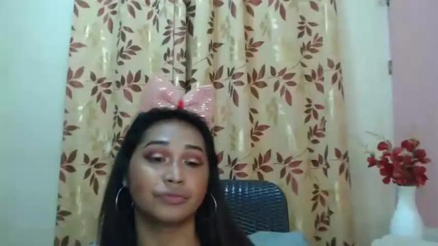 Image 8 of sophia_lovecum19 Stream on Chaturbate on 14 months ago