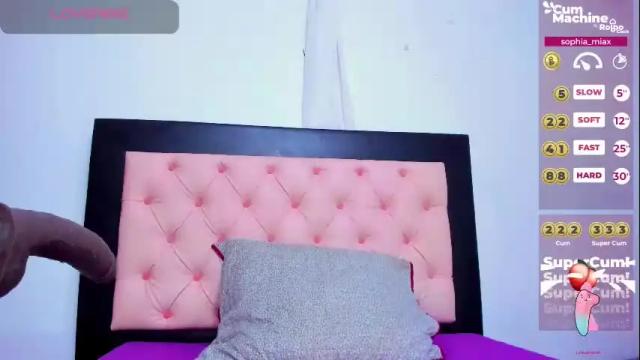 Image 2 of sophia_miax Stream on Chaturbate on 1 month ago