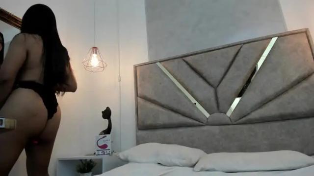 Image 8 of sophiacortes Stream on Chaturbate on 16 months ago