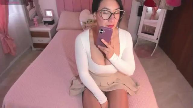 Image 3 of sophiaparker_ Stream on Chaturbate on 20 days ago