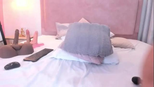 Image 10 of sophiawhite__ Stream on Chaturbate on 1 month ago