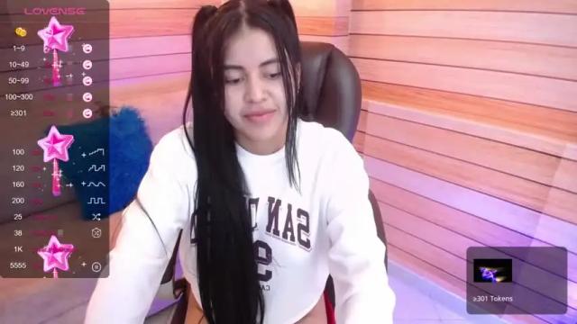 Thumbnail 1, sophie_06_'s Stream at Chaturbate, 25 months ago