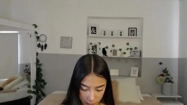 Image 2 of sophie_bss Stream on Chaturbate on 14 months ago