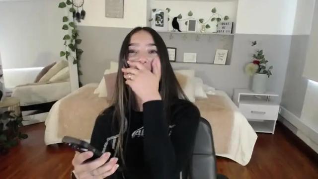Image 10 of sophie_bss Stream on Chaturbate on 13 months ago