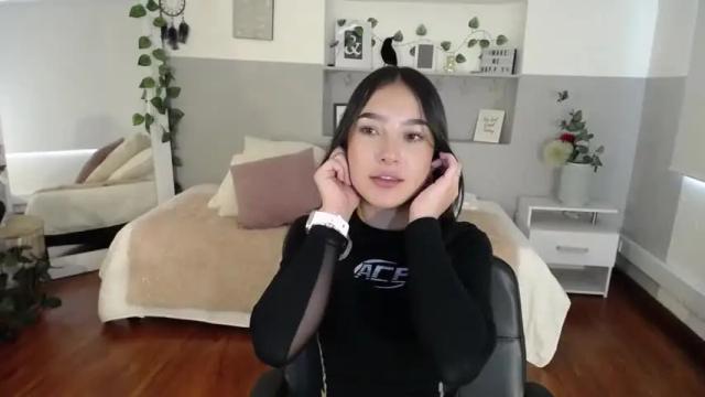 Image 12 of sophie_bss Stream on Chaturbate on 13 months ago