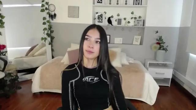 Image 2 of sophie_bss Stream on Chaturbate on 13 months ago