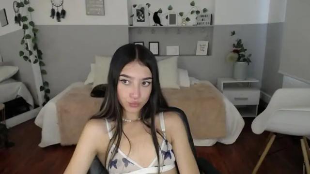 Image 10 of sophie_bss Stream on Chaturbate on 13 months ago