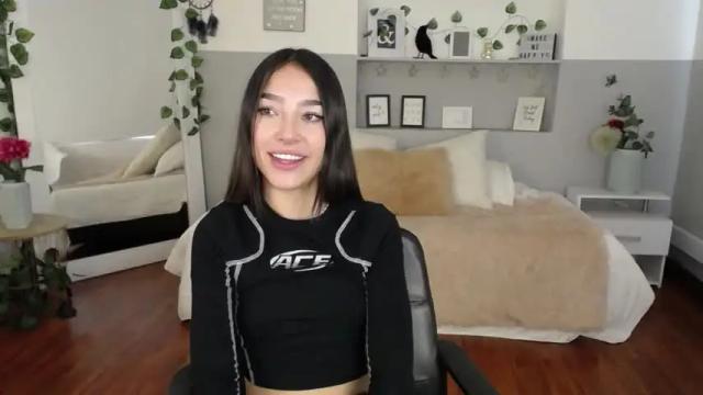 Image 6 of sophie_bss Stream on Chaturbate on 13 months ago
