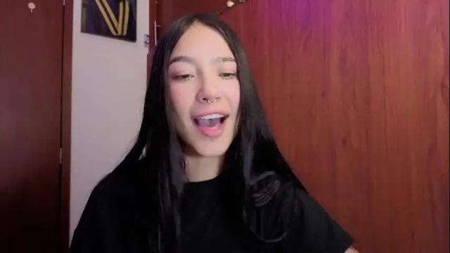 Image 2 of sophie_bss Stream on Chaturbate on 26 days ago