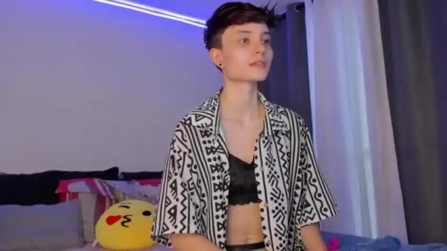 Image 2 of sophie_cartier_ Stream on Chaturbate on 17 months ago