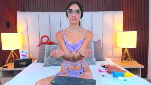Image 10 of sophie_deargb Stream on Chaturbate on 13 months ago
