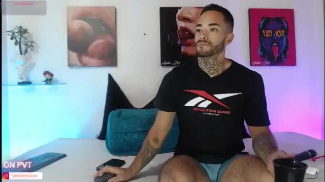 Image 2 of sophie_foxx Stream on Chaturbate on 1 month ago