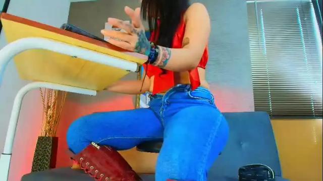 Image 10 of sophie_littles Stream on Chaturbate on 20 days ago
