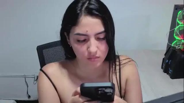 Image 6 of sophie_mancini18 Stream on Chaturbate on 2 months ago