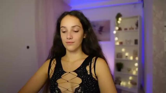 Image 11 of sophie_nice18 Stream on Chaturbate on 21 months ago