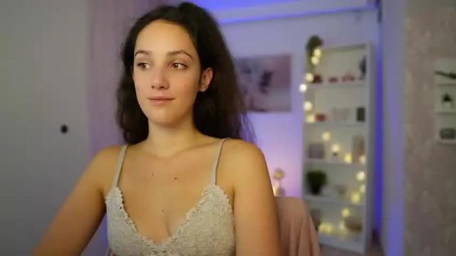 Image 12 of sophie_nice18 Stream on Chaturbate on 19 months ago