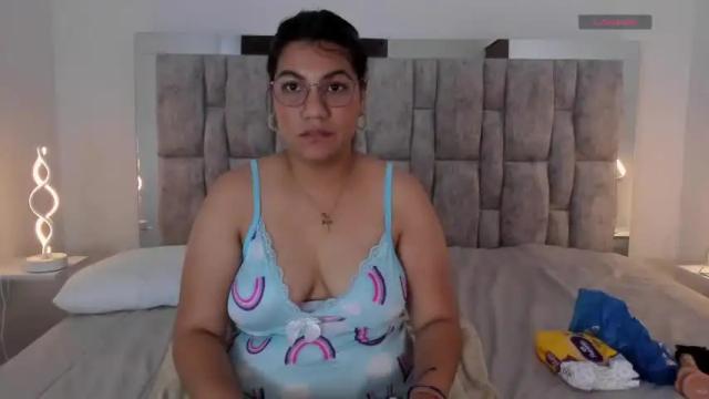 Image 3 of sophie_nt Stream on Chaturbate on 13 months ago