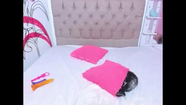 Image 10 of sophie_queem Stream on Chaturbate on 2 months ago