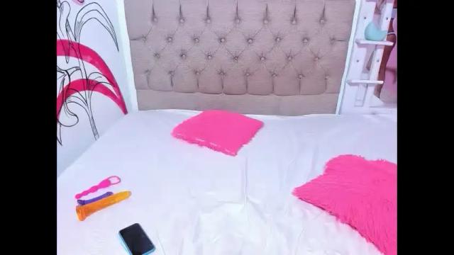 Image 2 of sophie_queem Stream on Chaturbate on 2 months ago