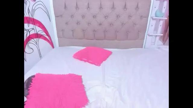 Image 8 of sophie_queem Stream on Chaturbate on 2 months ago