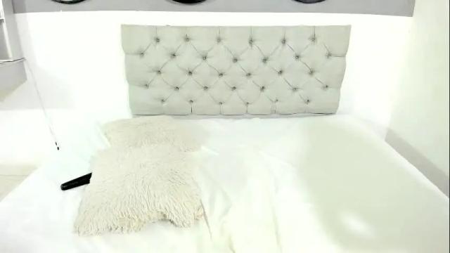 Image 6 of sophie_queem Stream on Chaturbate on 2 months ago