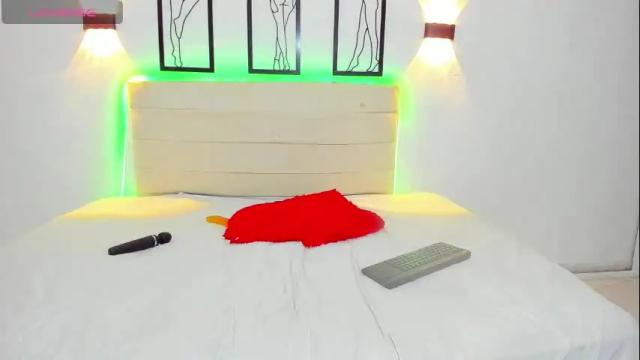 Image 10 of sophie_queem Stream on Chaturbate on 2 months ago