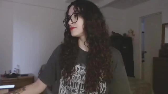 Image 12 of sophie_roses Stream on Chaturbate on 14 months ago