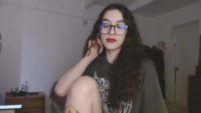 Image 6 of sophie_roses Stream on Chaturbate on 14 months ago