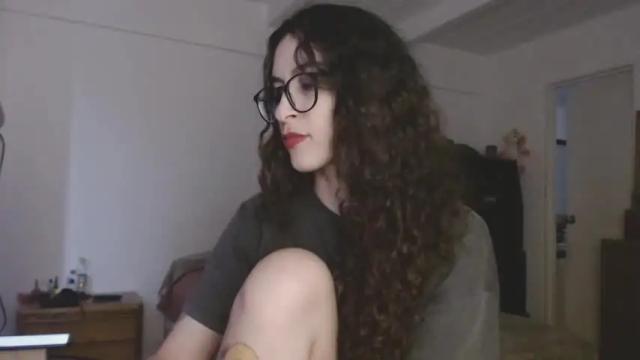 Image 8 of sophie_roses Stream on Chaturbate on 14 months ago