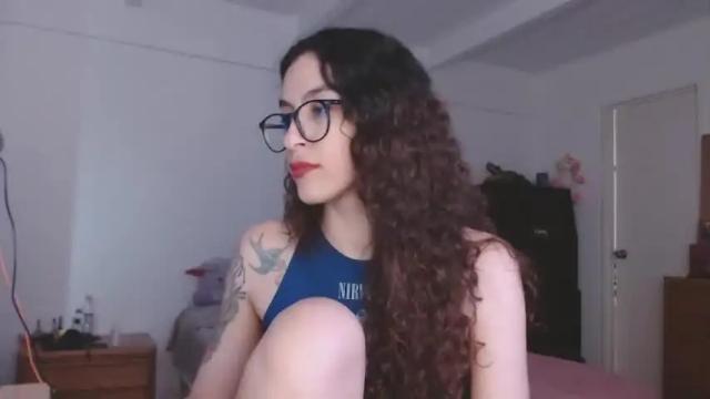 Image 2 of sophie_roses Stream on Chaturbate on 14 months ago