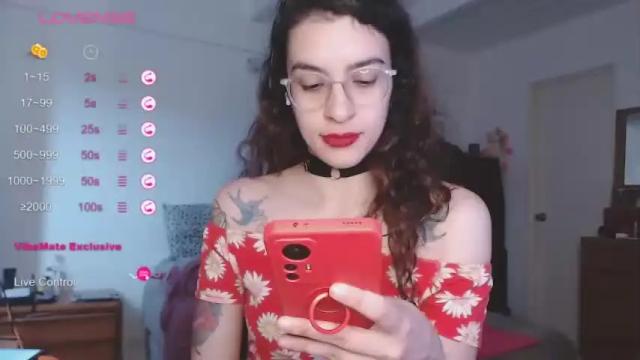 Image 7 of sophie_roses Stream on Chaturbate on 13 months ago