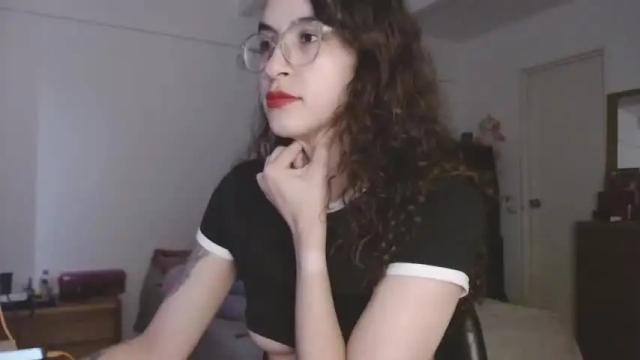 Image 10 of sophie_roses Stream on Chaturbate on 13 months ago