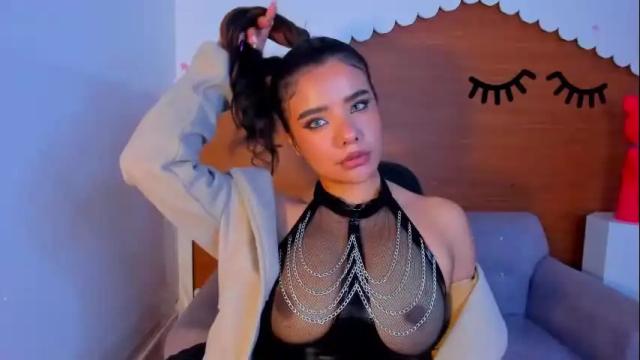 Image 3 of sophie_t_ Stream on Chaturbate on 3 months ago