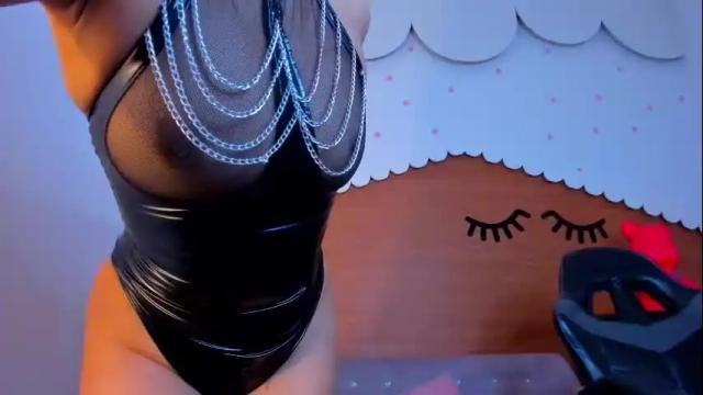 Image 7 of sophie_t_ Stream on Chaturbate on 3 months ago