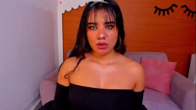 Image 8 of sophie_t_ Stream on Chaturbate on 3 months ago