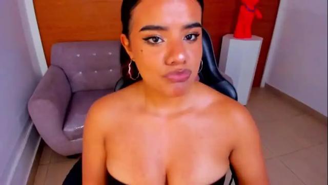 Image 10 of sophie_t_ Stream on Chaturbate on 3 months ago