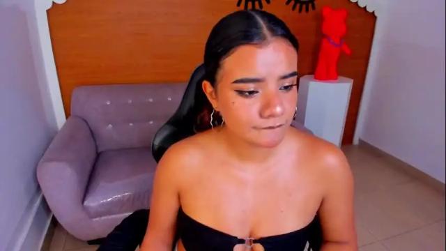 Image 12 of sophie_t_ Stream on Chaturbate on 3 months ago