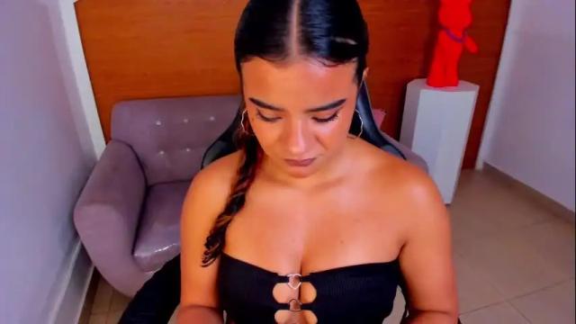 Image 7 of sophie_t_ Stream on Chaturbate on 3 months ago