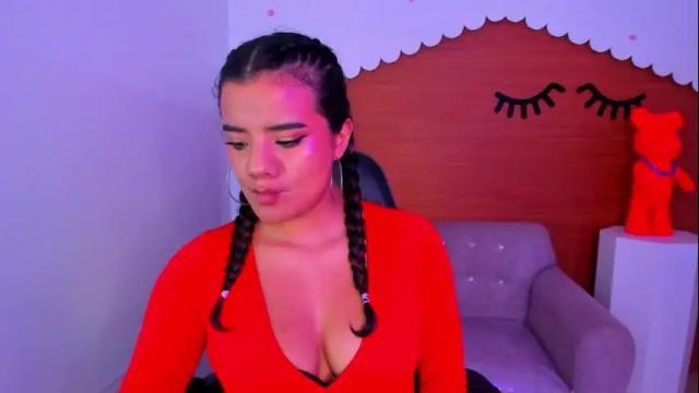 Image 2 of sophie_t_ Stream on Chaturbate on 2 months ago