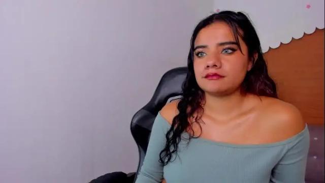Image 12 of sophie_t_ Stream on Chaturbate on 2 months ago