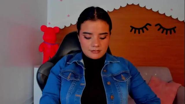 Image 2 of sophie_t_ Stream on Chaturbate on 2 months ago