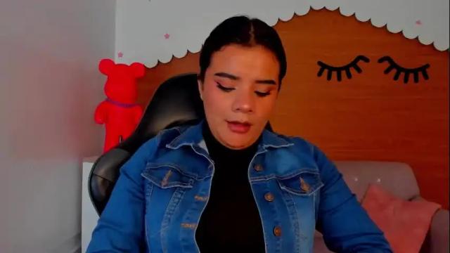 Image 3 of sophie_t_ Stream on Chaturbate on 2 months ago