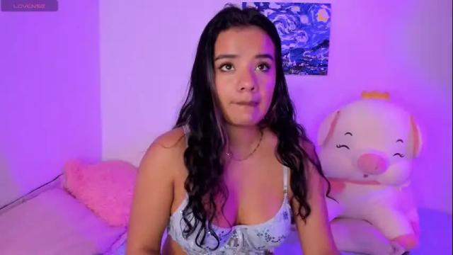 Image 2 of sophie_t_ Stream on Chaturbate on 2 months ago